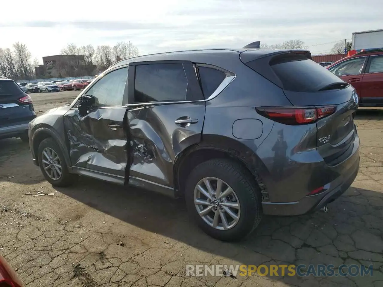 2 fotografías del automóvil dañado JM3KFBCM8R0397219 MAZDA CX-5 PREFE 2024
