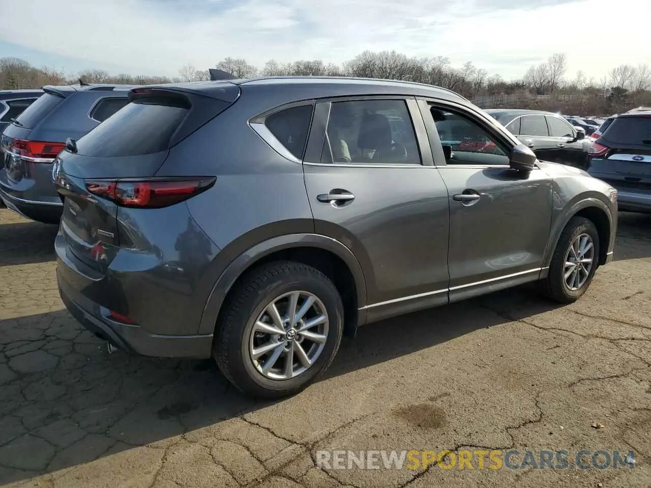 3 fotografías del automóvil dañado JM3KFBCM8R0397219 MAZDA CX-5 PREFE 2024