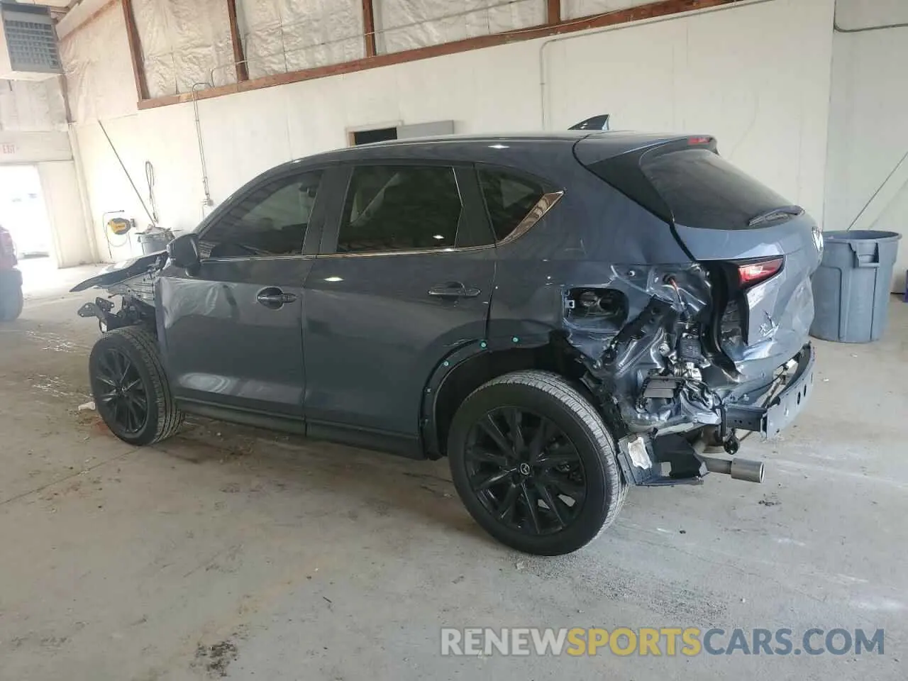 2 fotografías del automóvil dañado JM3KFBCM9R0352449 MAZDA CX-5 PREFE 2024