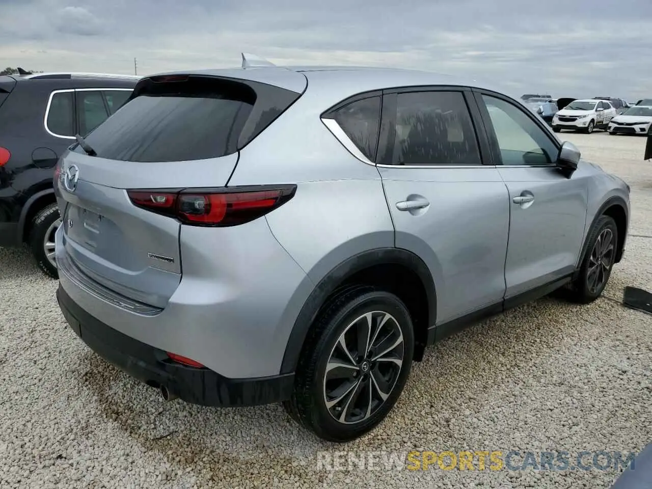 3 fotografías del automóvil dañado JM3KFBDM2N0647515 MAZDA CX-5 PREMI 2022