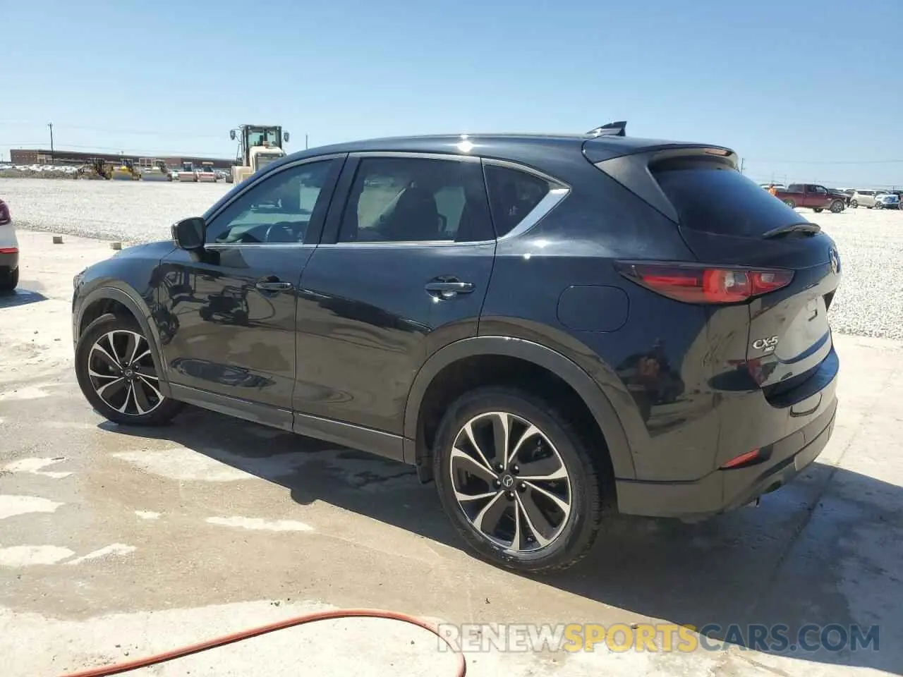 2 fotografías del automóvil dañado JM3KFBDM2N1634080 MAZDA CX-5 PREMI 2022