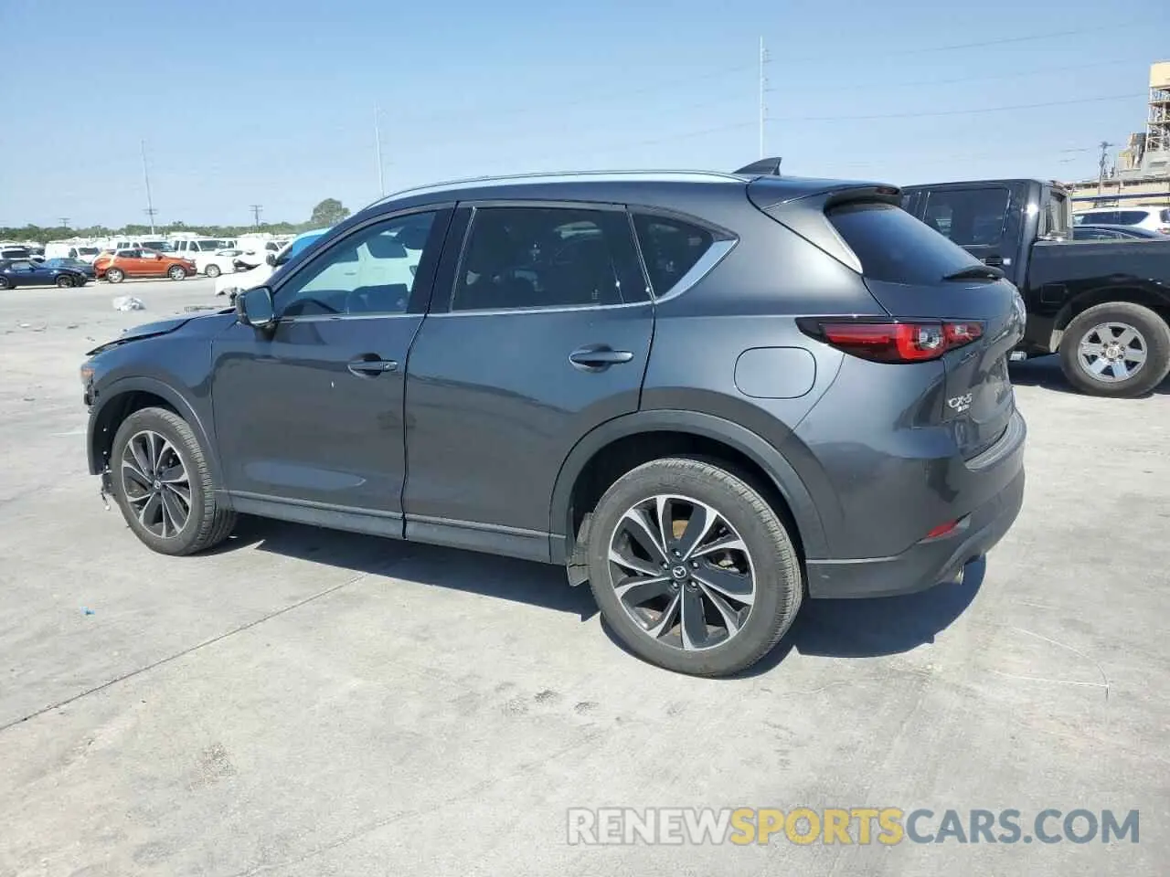 2 fotografías del automóvil dañado JM3KFBDM4N1632928 MAZDA CX-5 PREMI 2022
