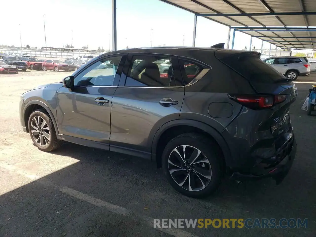 2 fotografías del automóvil dañado JM3KFBDM5N0602570 MAZDA CX-5 PREMI 2022
