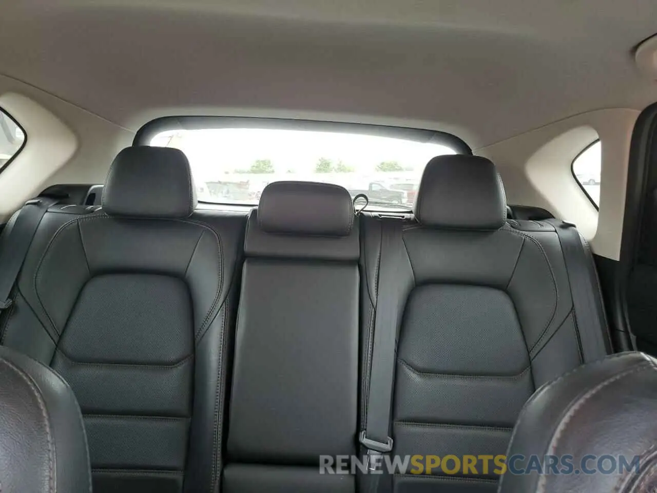 10 fotografías del automóvil dañado JM3KFBDM5N0630479 MAZDA CX-5 PREMI 2022