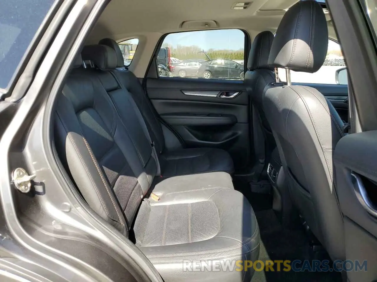 11 fotografías del automóvil dañado JM3KFBDM5N1525080 MAZDA CX-5 PREMI 2022