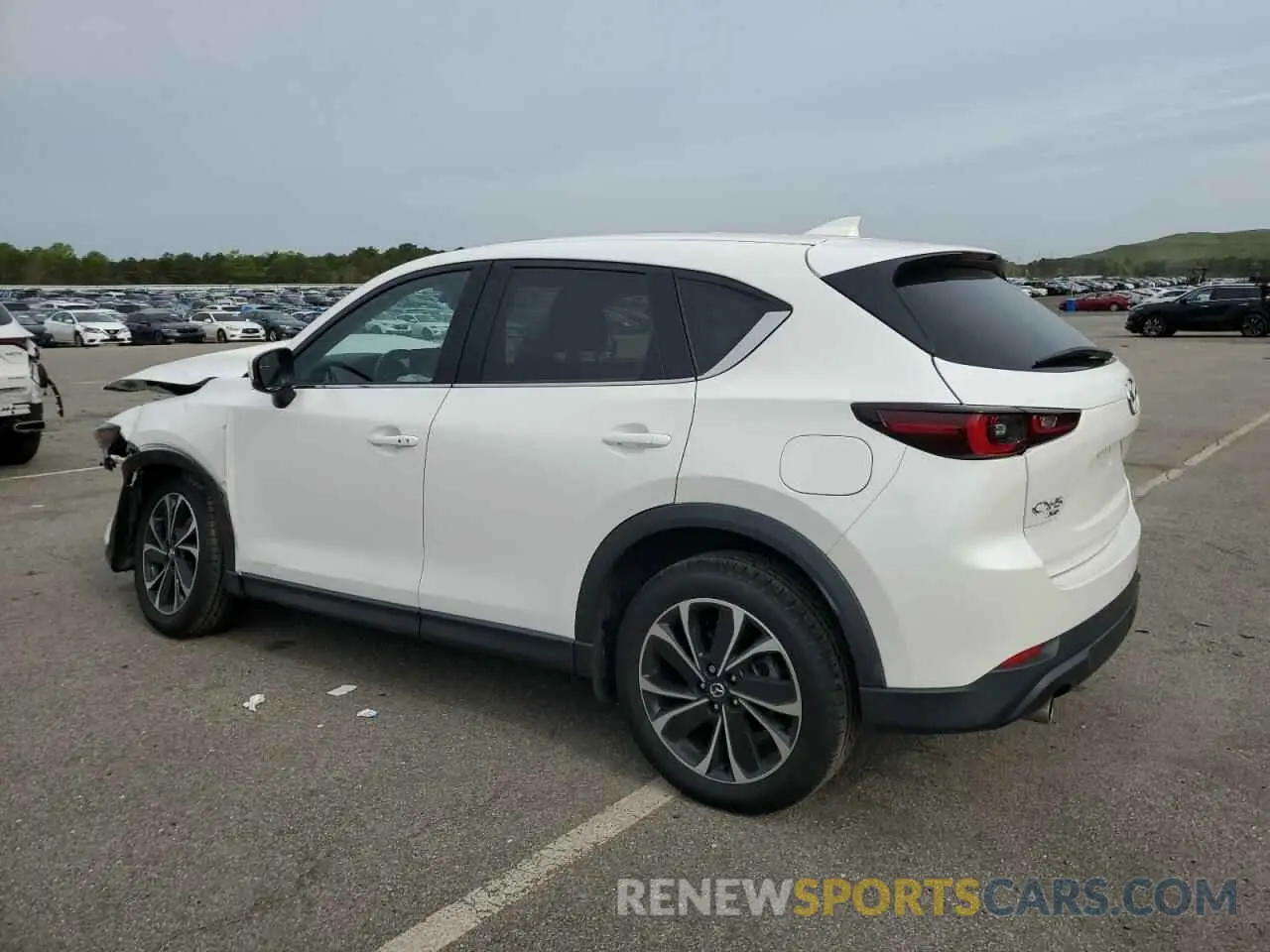 2 fotografías del automóvil dañado JM3KFBDM5N1540517 MAZDA CX-5 PREMI 2022