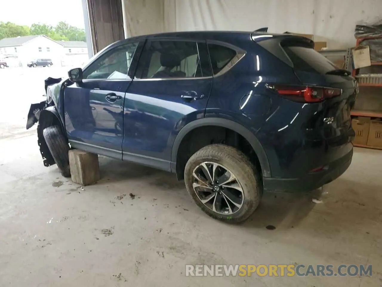 2 fotografías del automóvil dañado JM3KFBDM5N1629780 MAZDA CX-5 PREMI 2022