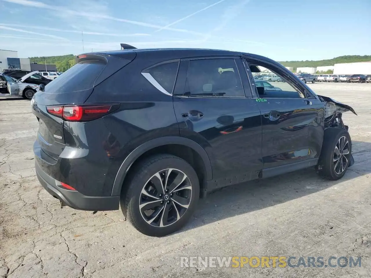 3 fotografías del automóvil dañado JM3KFBDM6N0621872 MAZDA CX-5 PREMI 2022