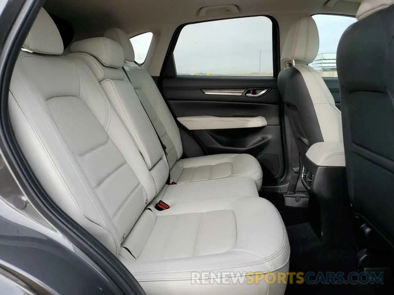 11 fotografías del automóvil dañado JM3KFBDM8N0590642 MAZDA CX-5 PREMI 2022