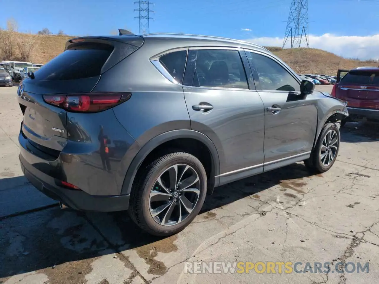 3 fotografías del automóvil dañado JM3KFBDM8N0607732 MAZDA CX-5 PREMI 2022