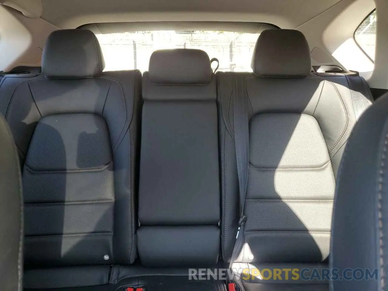 10 fotografías del automóvil dañado JM3KFBDM0P0268693 MAZDA CX-5 PREMI 2023