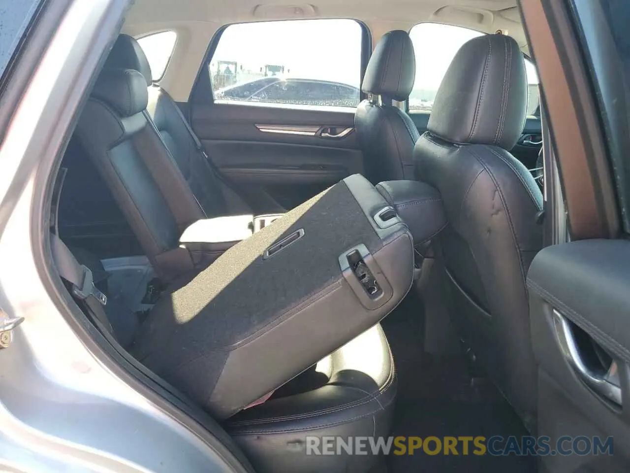 11 fotografías del automóvil dañado JM3KFBDM3P0204552 MAZDA CX-5 PREMI 2023