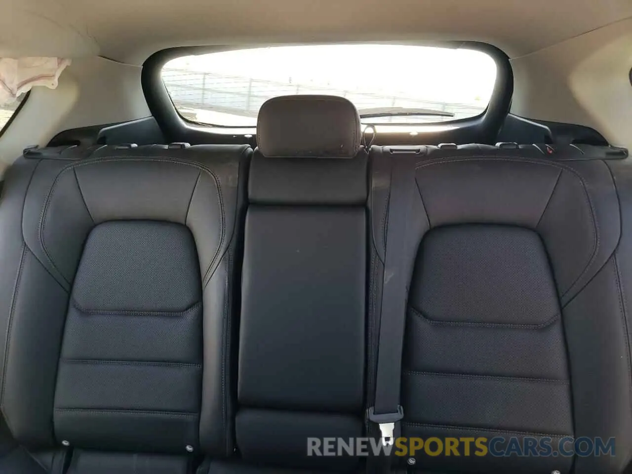 10 fotografías del automóvil dañado JM3KFBDM4P0133782 MAZDA CX-5 PREMI 2023