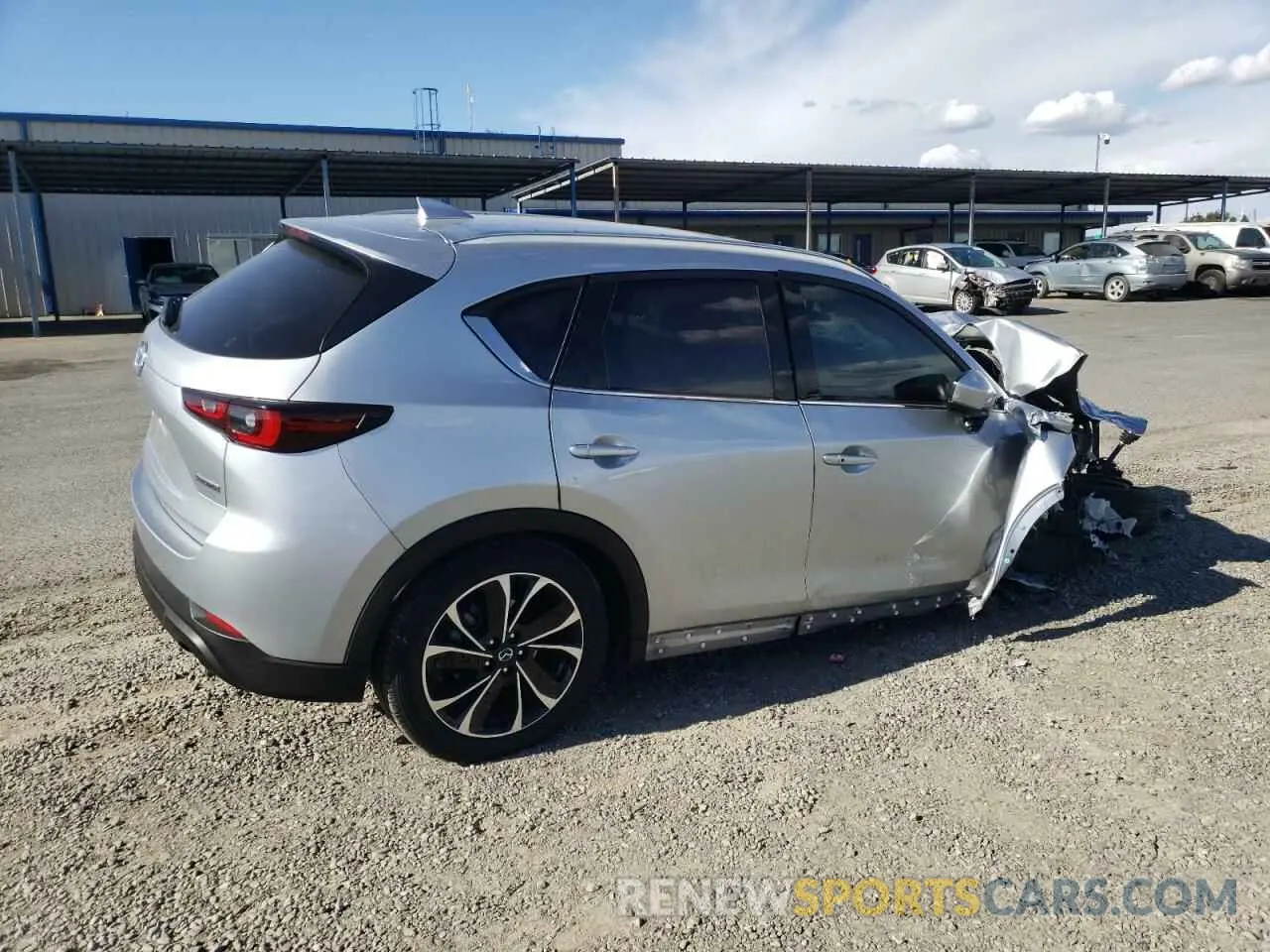 3 fotografías del automóvil dañado JM3KFBDM4P0133782 MAZDA CX-5 PREMI 2023