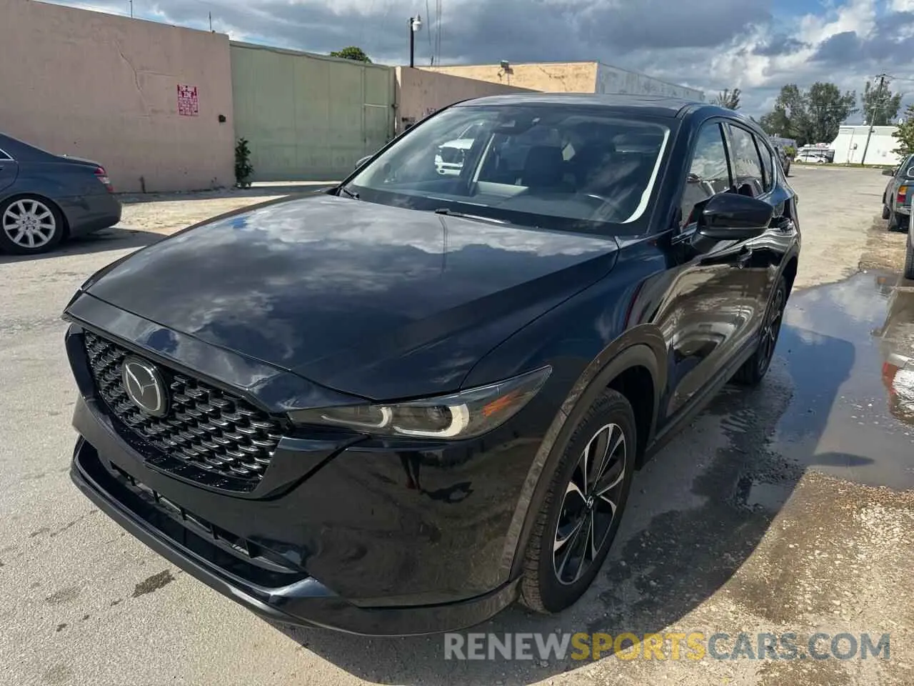 2 fotografías del automóvil dañado JM3KFBDM5P0190539 MAZDA CX-5 PREMI 2023