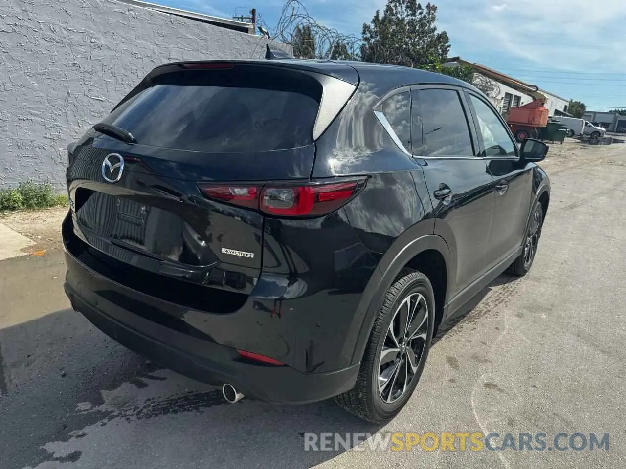 4 fotografías del automóvil dañado JM3KFBDM5P0190539 MAZDA CX-5 PREMI 2023