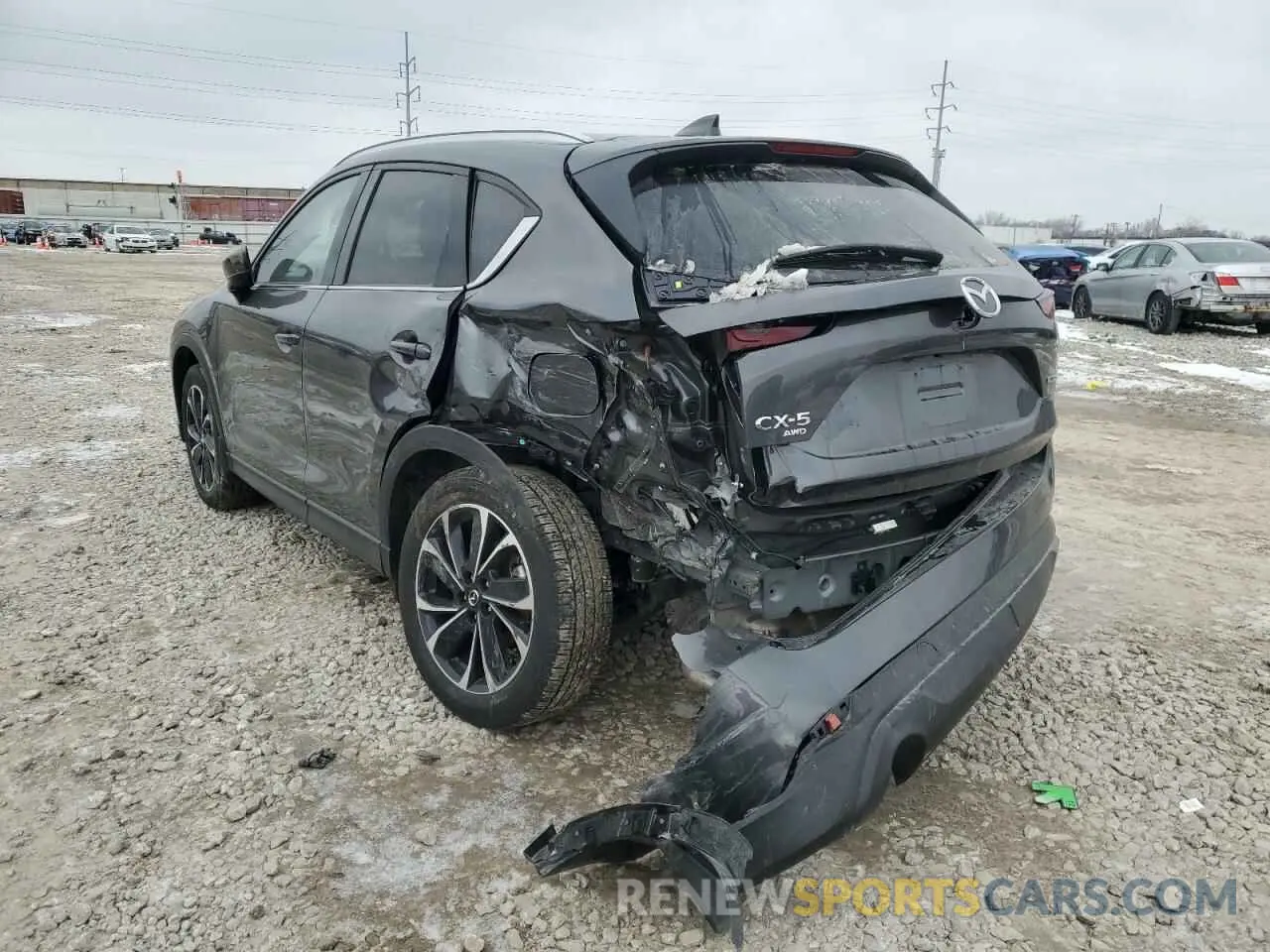 2 fotografías del automóvil dañado JM3KFBDM6P0196740 MAZDA CX-5 PREMI 2023