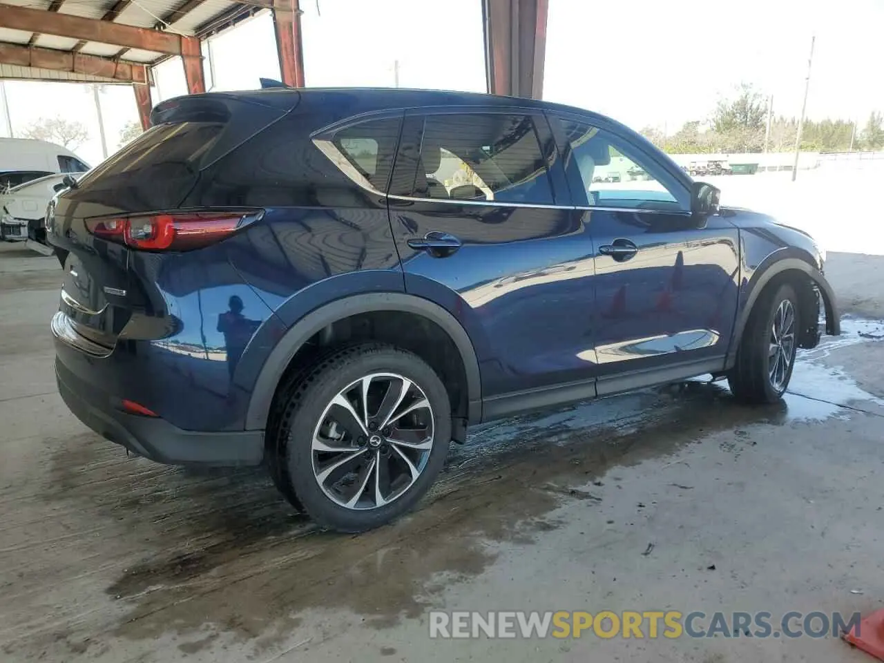 3 fotografías del automóvil dañado JM3KFBDM6P0261800 MAZDA CX-5 PREMI 2023