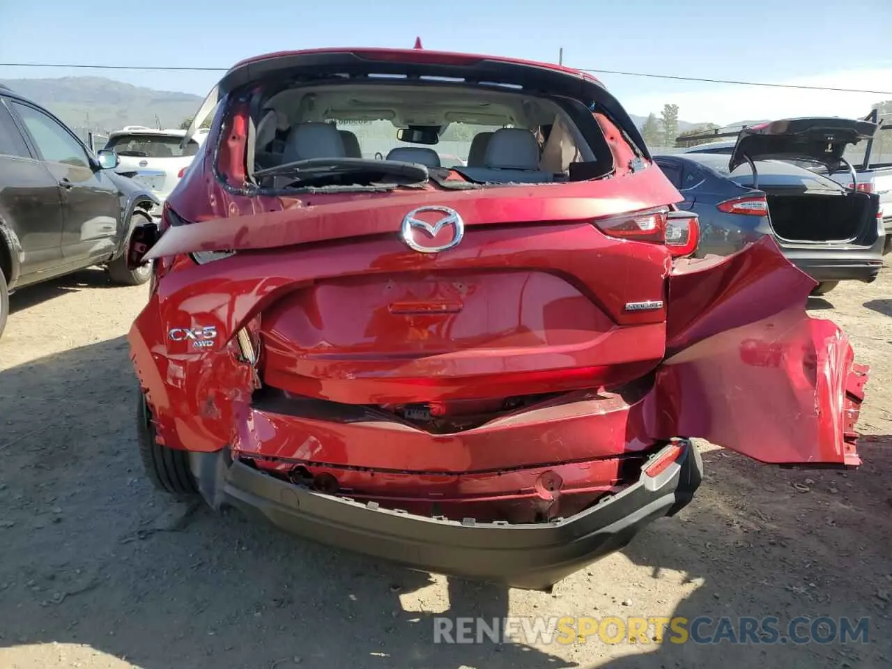 6 fotografías del automóvil dañado JM3KFBDM7P0192647 MAZDA CX-5 PREMI 2023