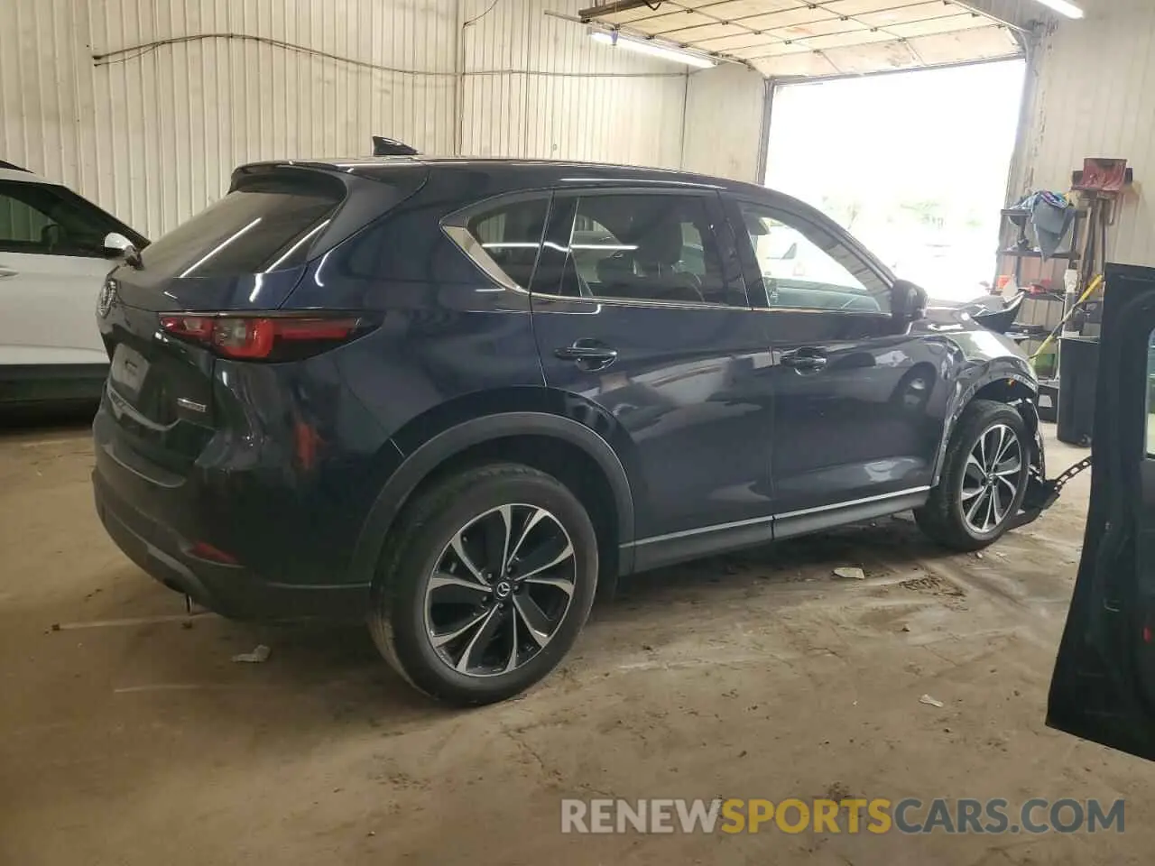 3 fotografías del automóvil dañado JM3KFBDM9P0148312 MAZDA CX-5 PREMI 2023