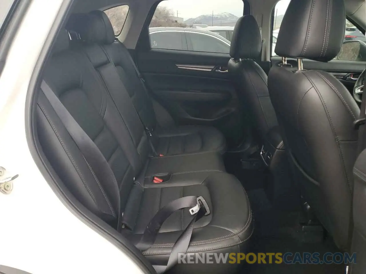 10 fotografías del automóvil dañado JM3KFBEM9P0138541 MAZDA CX-5 PREMI 2023