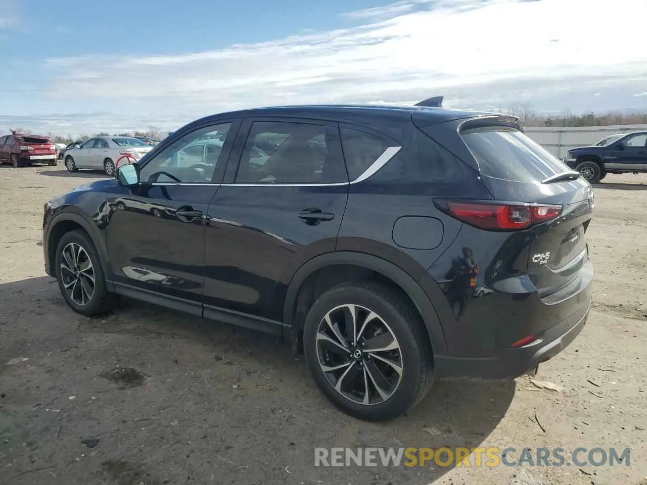 2 fotografías del automóvil dañado JM3KFBEM9P0269212 MAZDA CX-5 PREMI 2023