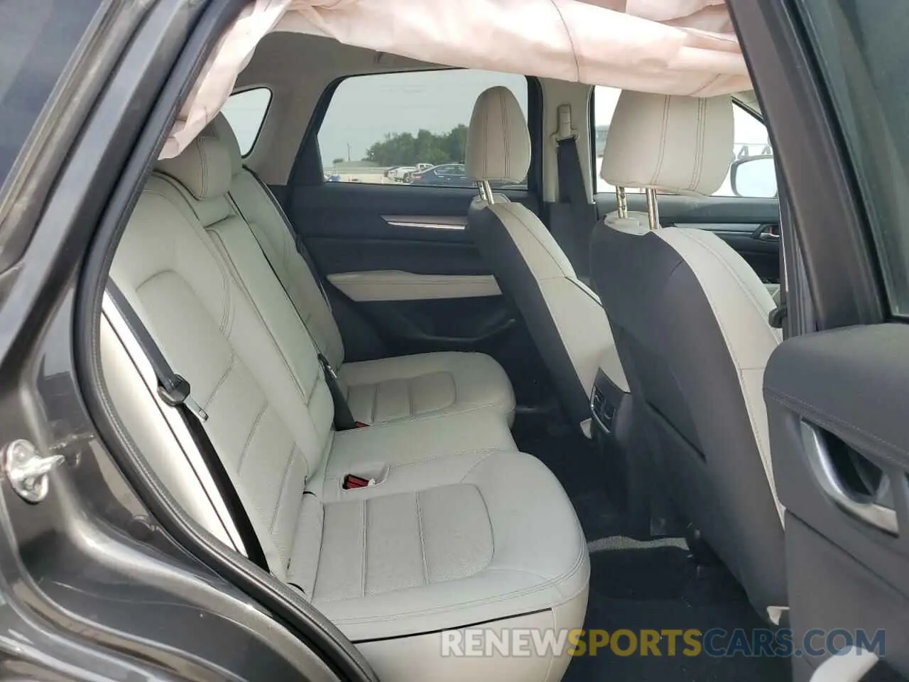 11 fotografías del automóvil dañado JM3KFBDL5R0466082 MAZDA CX-5 PREMI 2024
