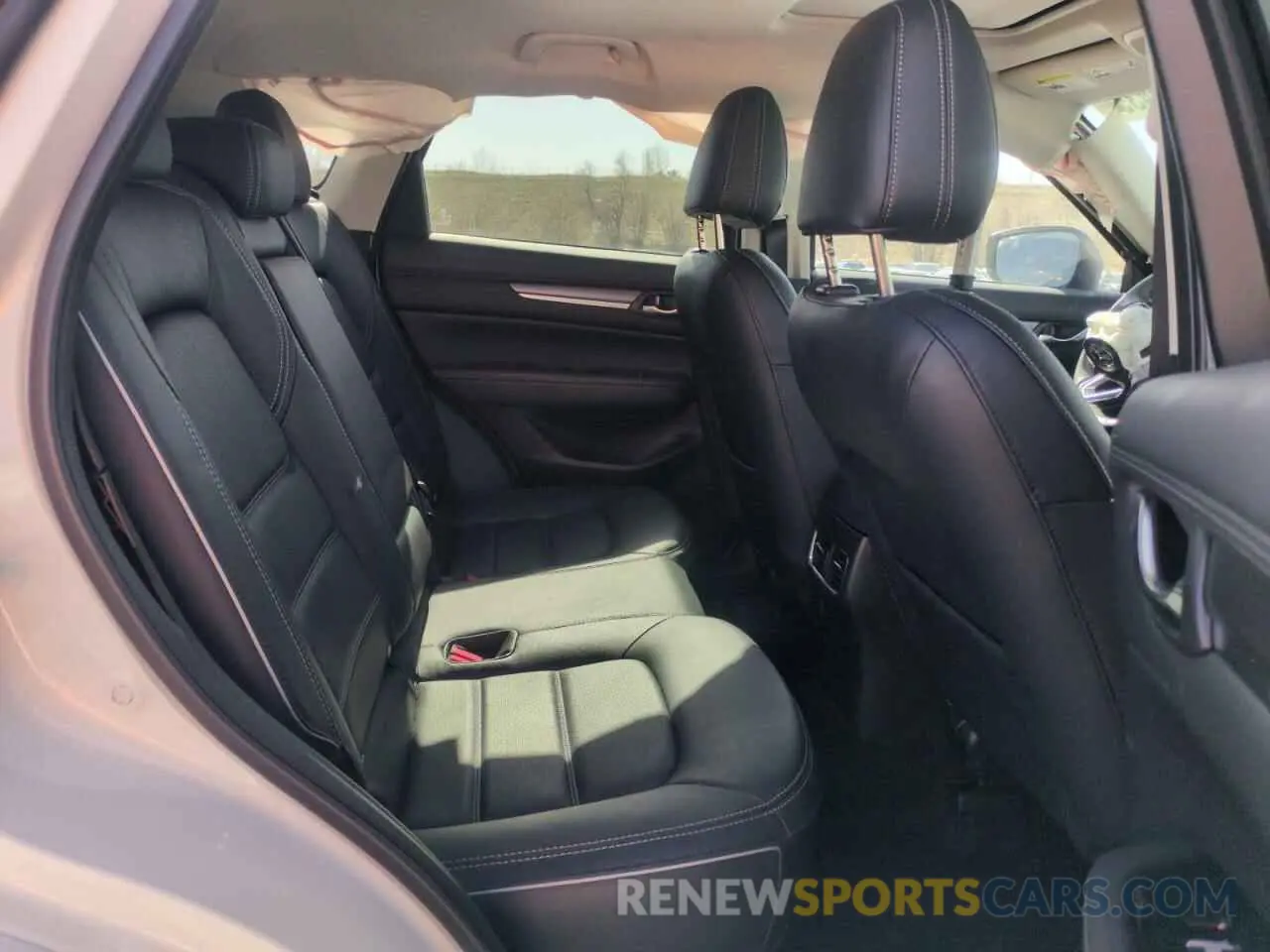 11 fotografías del automóvil dañado JM3KFBDM6R0395354 MAZDA CX-5 PREMI 2024