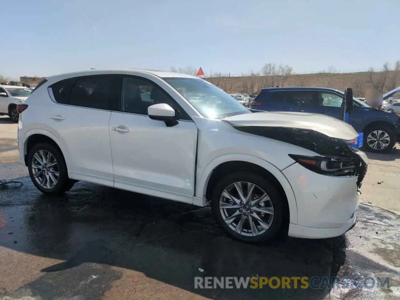 4 fotografías del automóvil dañado JM3KFBDM6R0395354 MAZDA CX-5 PREMI 2024