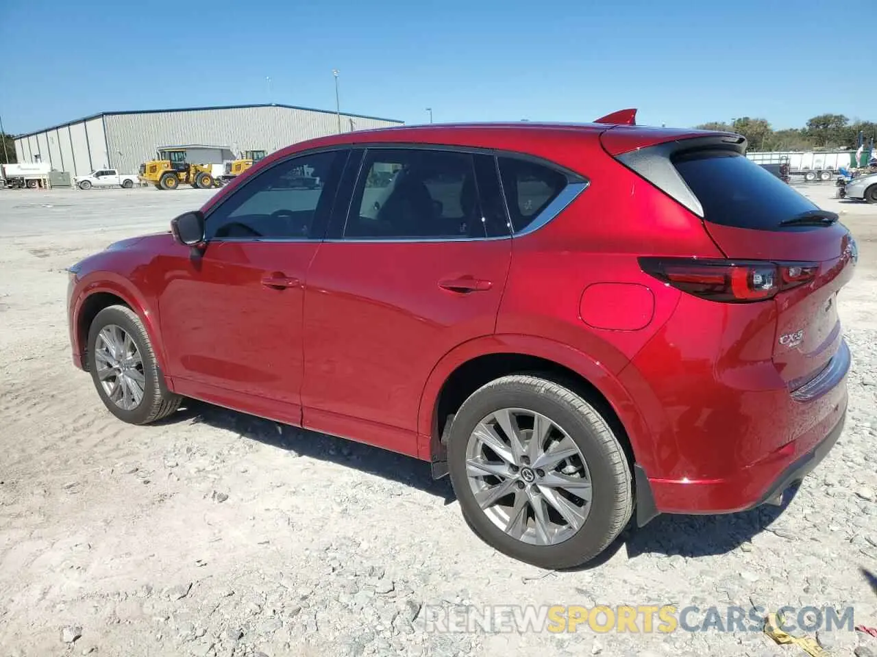 2 fotografías del automóvil dañado JM3KFBEM0R0398376 MAZDA CX-5 PREMI 2024