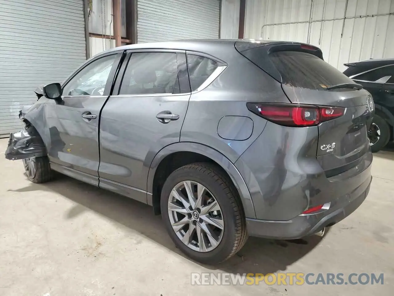 2 fotografías del automóvil dañado JM3KFBEM6R0362854 MAZDA CX-5 PREMI 2024