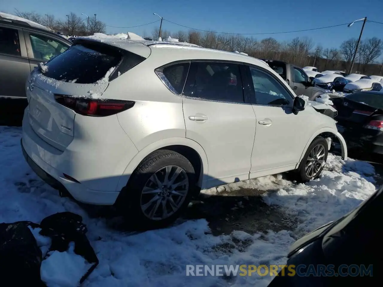 3 fotografías del automóvil dañado JM3KFBEM7R0398021 MAZDA CX-5 PREMI 2024