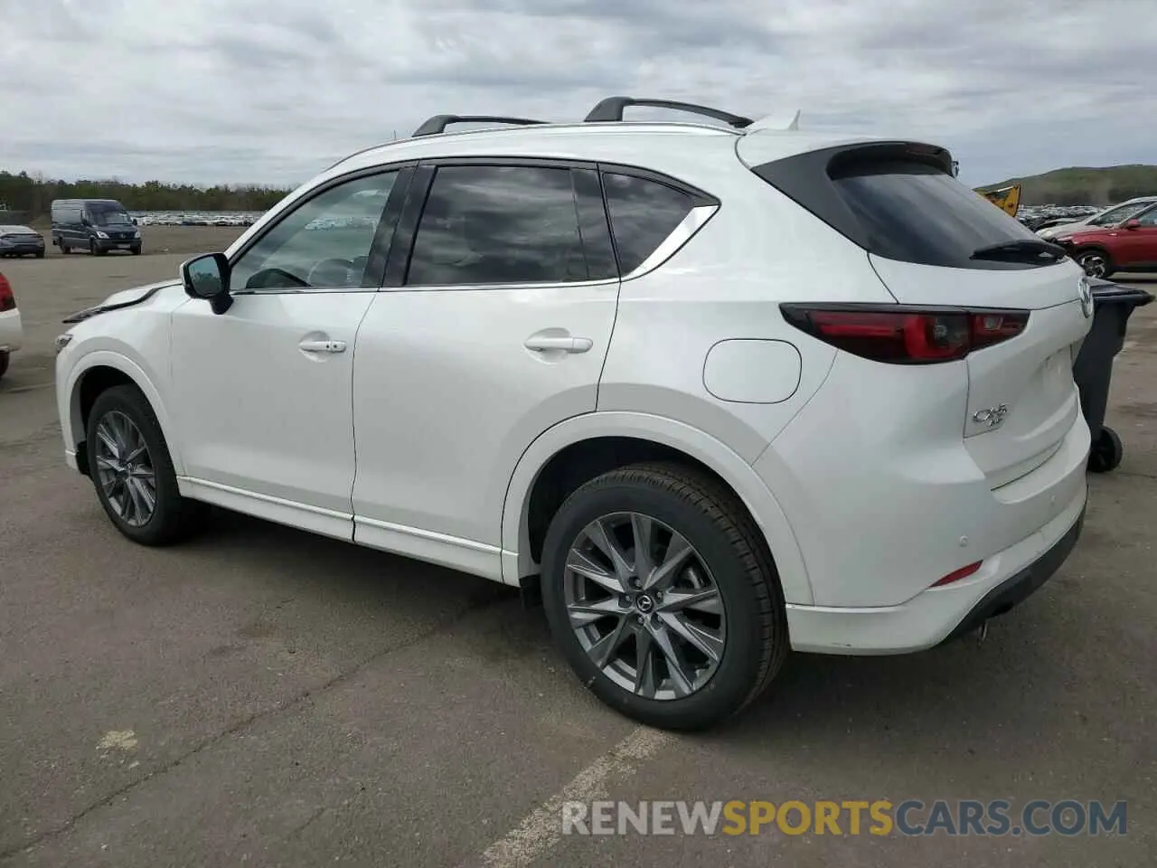 2 fotografías del automóvil dañado JM3KFBEM8S0595673 MAZDA CX-5 PREMI 2025