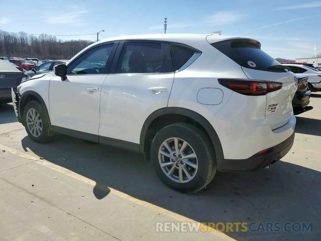 2 fotografías del automóvil dañado JM3KFBBM1N0571949 MAZDA CX-5 SELEC 2022