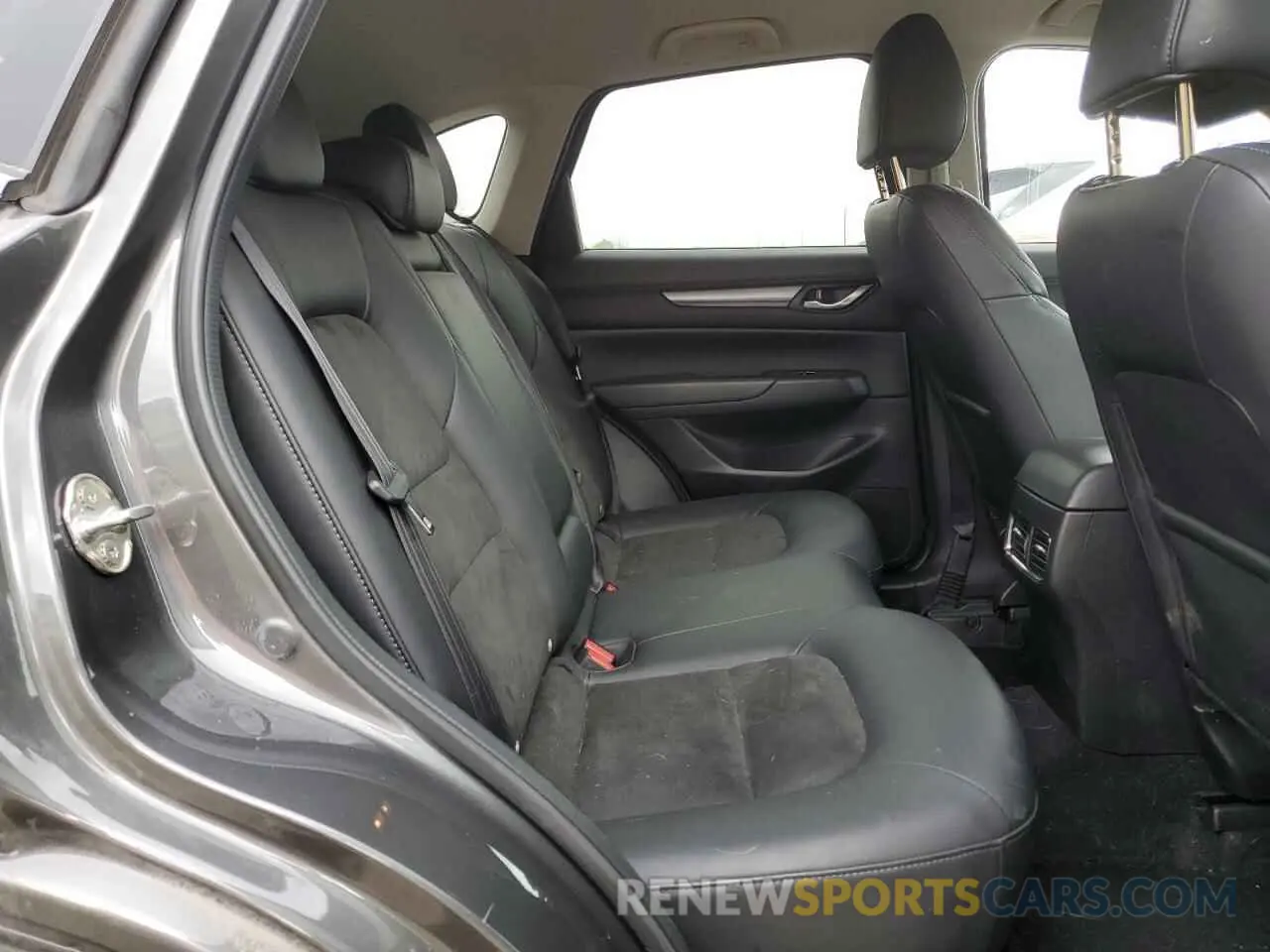 11 fotografías del automóvil dañado JM3KFBBM2N0545618 MAZDA CX-5 SELEC 2022