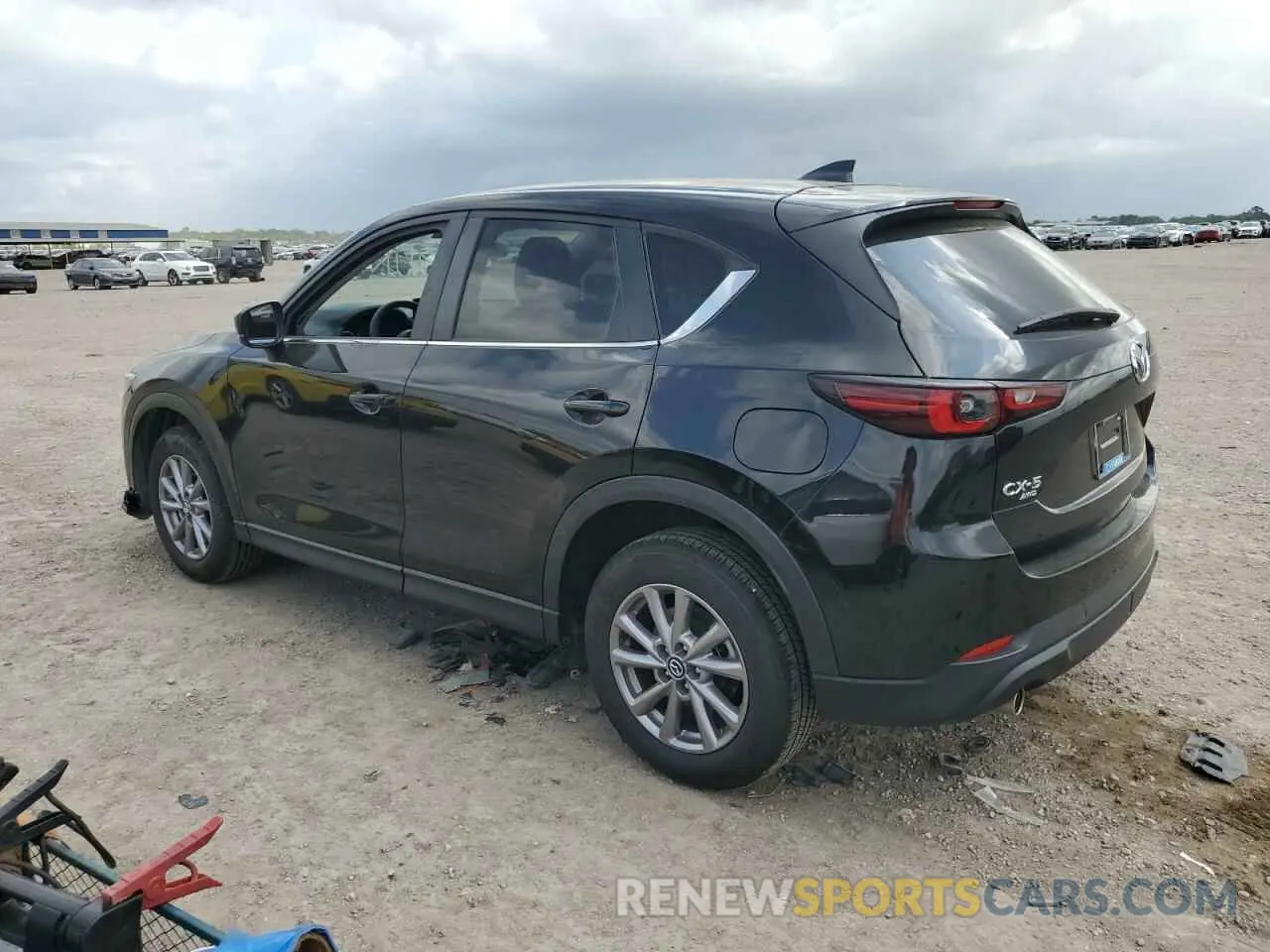 2 fotografías del automóvil dañado JM3KFBBM3N0590289 MAZDA CX-5 SELEC 2022