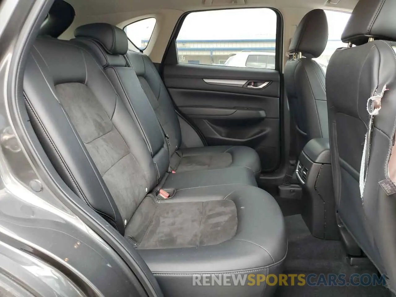 11 fotografías del automóvil dañado JM3KFBBM5N0613975 MAZDA CX-5 SELEC 2022