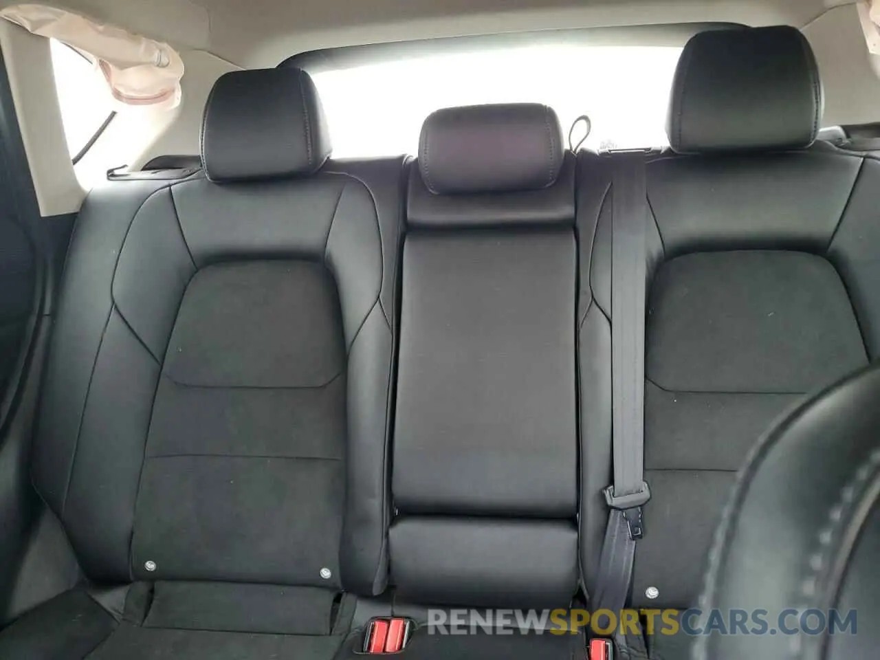 10 fotografías del automóvil dañado JM3KFBBM6N0536596 MAZDA CX-5 SELEC 2022