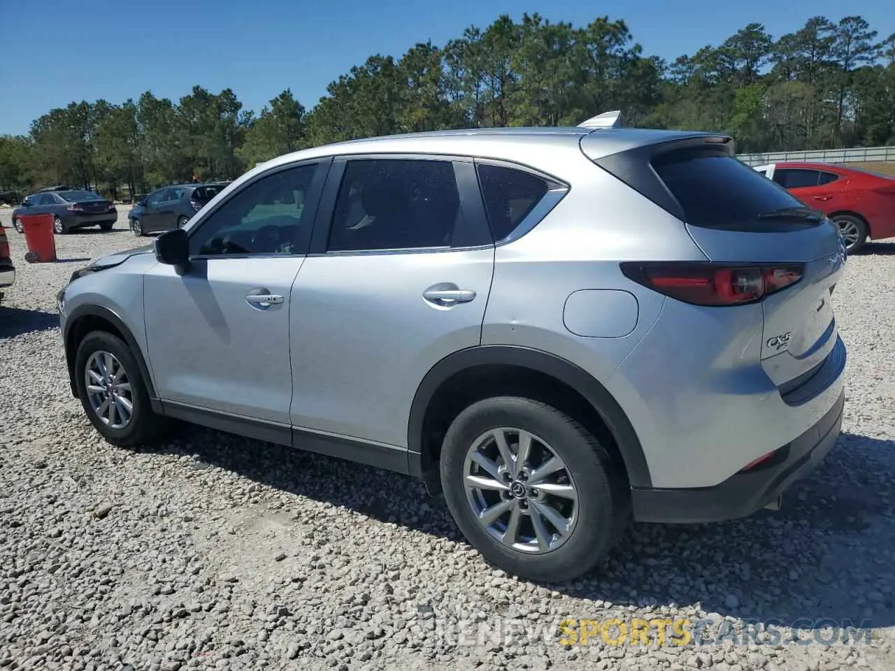 2 fotografías del automóvil dañado JM3KFBBM6N1592483 MAZDA CX-5 SELEC 2022