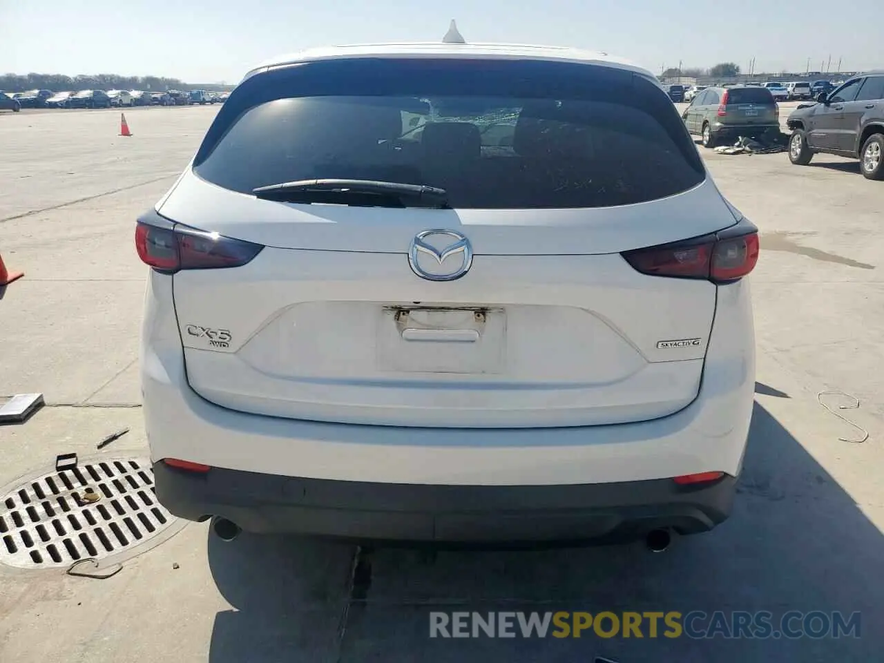 6 fotografías del automóvil dañado JM3KFBBM8N0634402 MAZDA CX-5 SELEC 2022