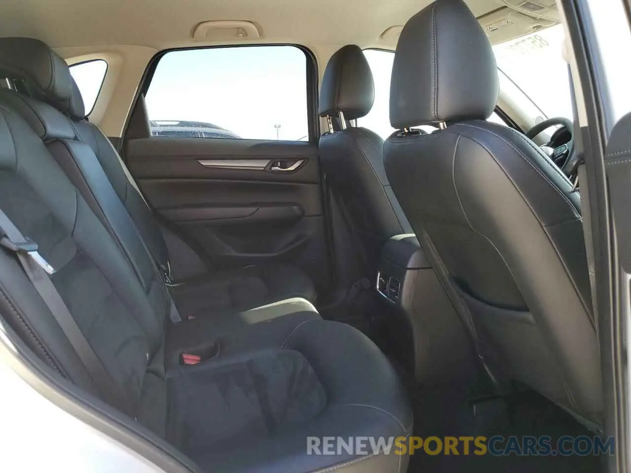 11 fotografías del automóvil dañado JM3KFBBM0P0164854 MAZDA CX-5 SELEC 2023