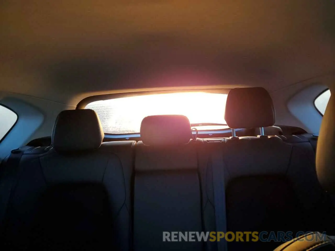 10 fotografías del automóvil dañado JM3KFBBM2P0144220 MAZDA CX-5 SELEC 2023