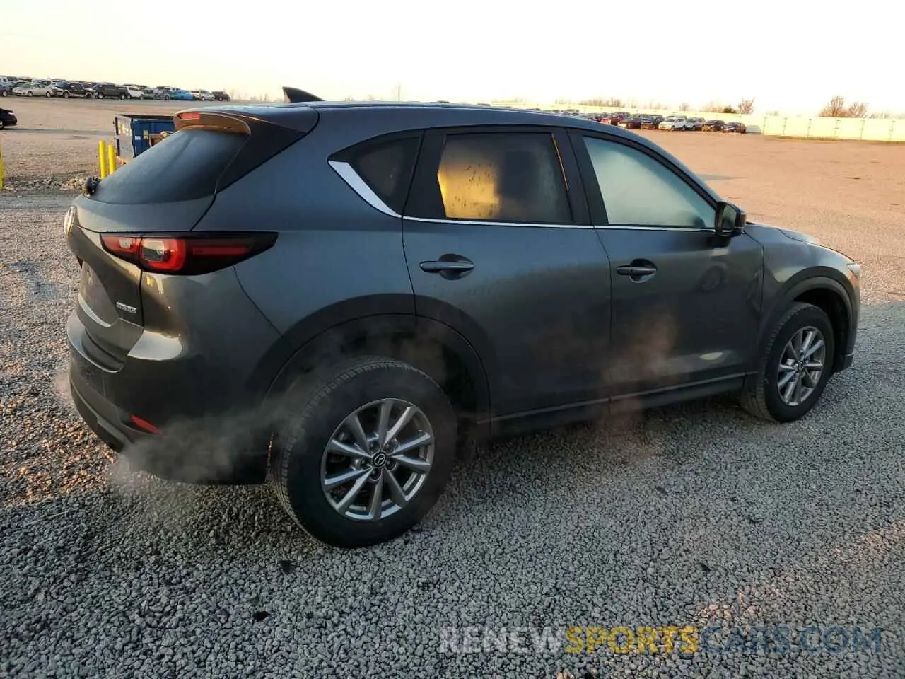 3 fotografías del automóvil dañado JM3KFBBM2P0144220 MAZDA CX-5 SELEC 2023