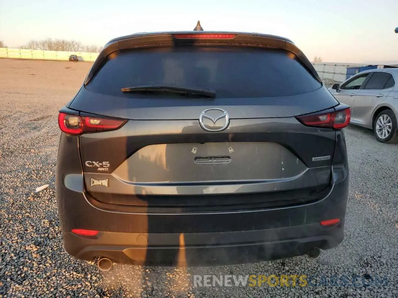 6 fotografías del automóvil dañado JM3KFBBM2P0144220 MAZDA CX-5 SELEC 2023