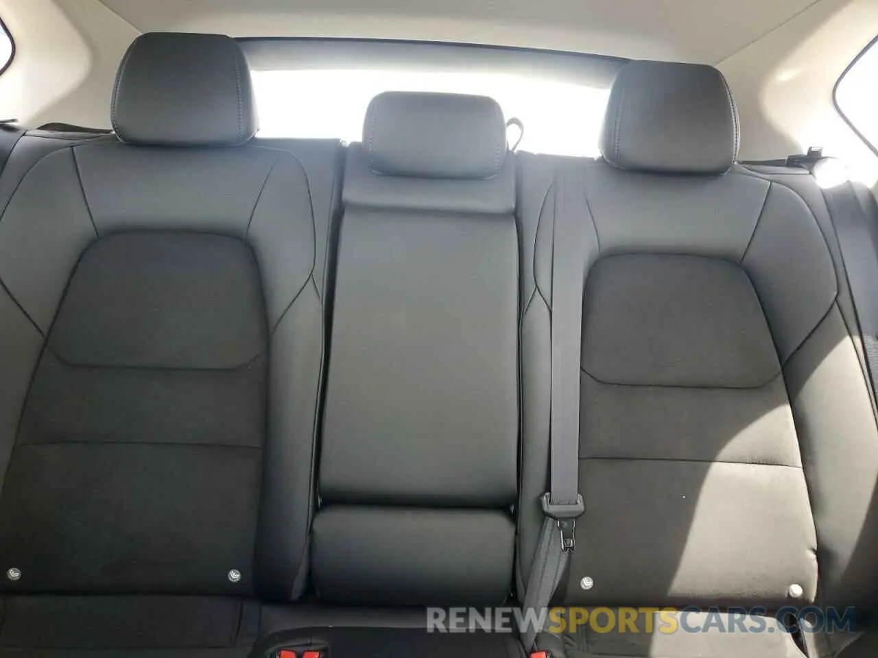 10 fotografías del automóvil dañado JM3KFBBM2P0248416 MAZDA CX-5 SELEC 2023