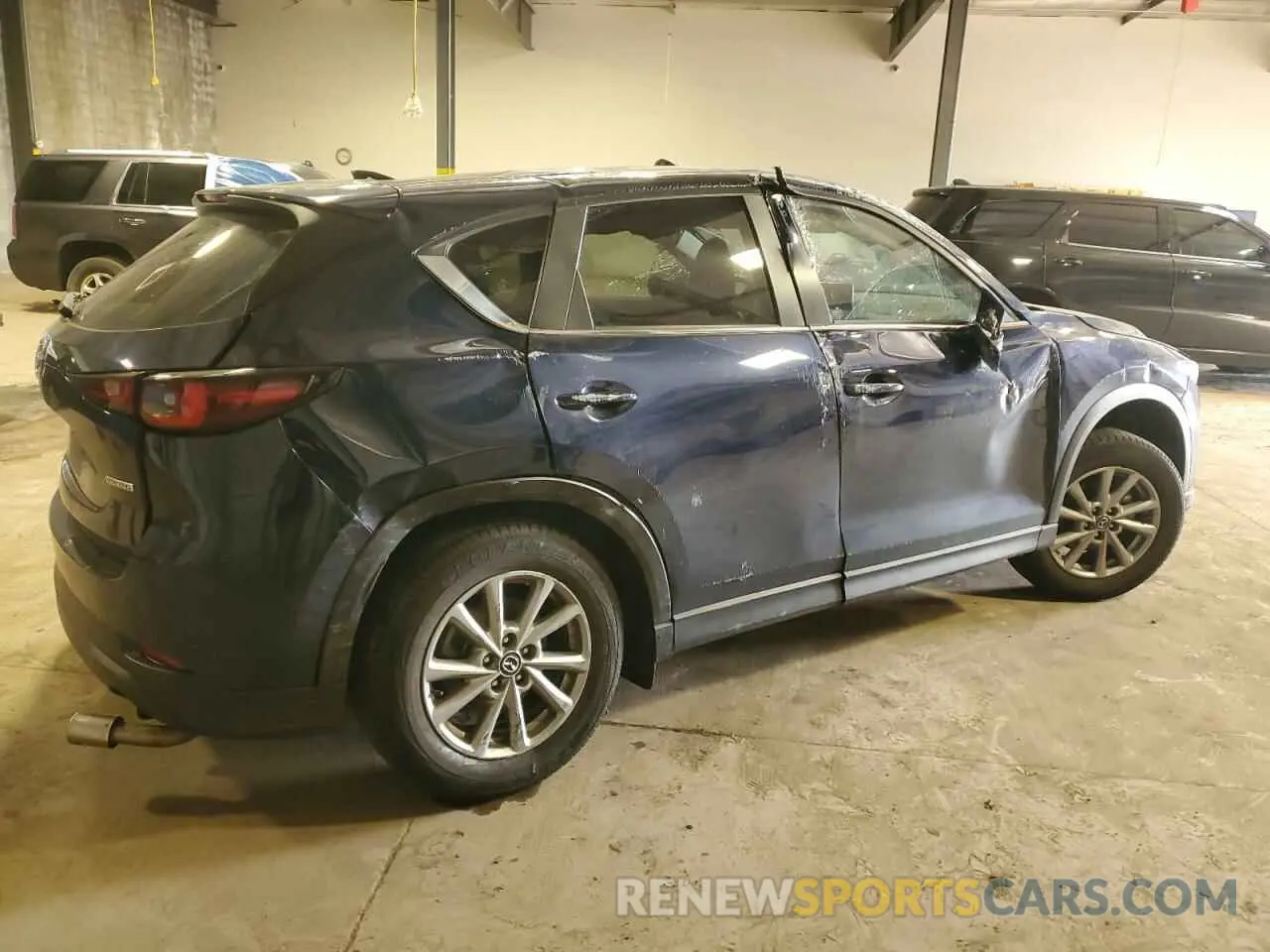 3 fotografías del automóvil dañado JM3KFBBM2P0286115 MAZDA CX-5 SELEC 2023