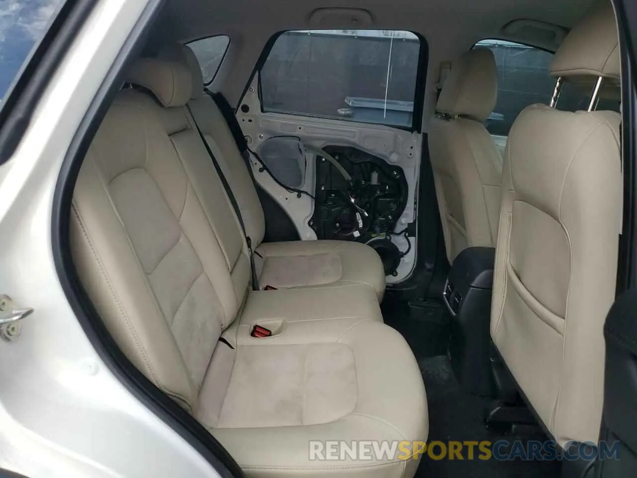11 fotografías del automóvil dañado JM3KFBBM3P0145070 MAZDA CX-5 SELEC 2023