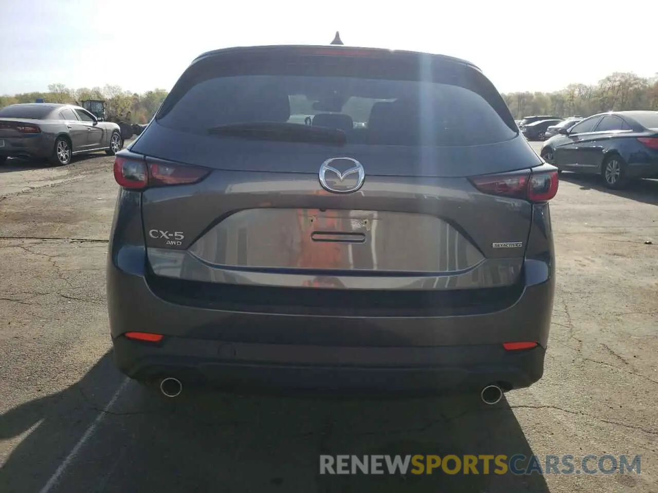 6 fotografías del automóvil dañado JM3KFBBM6P0263453 MAZDA CX-5 SELEC 2023