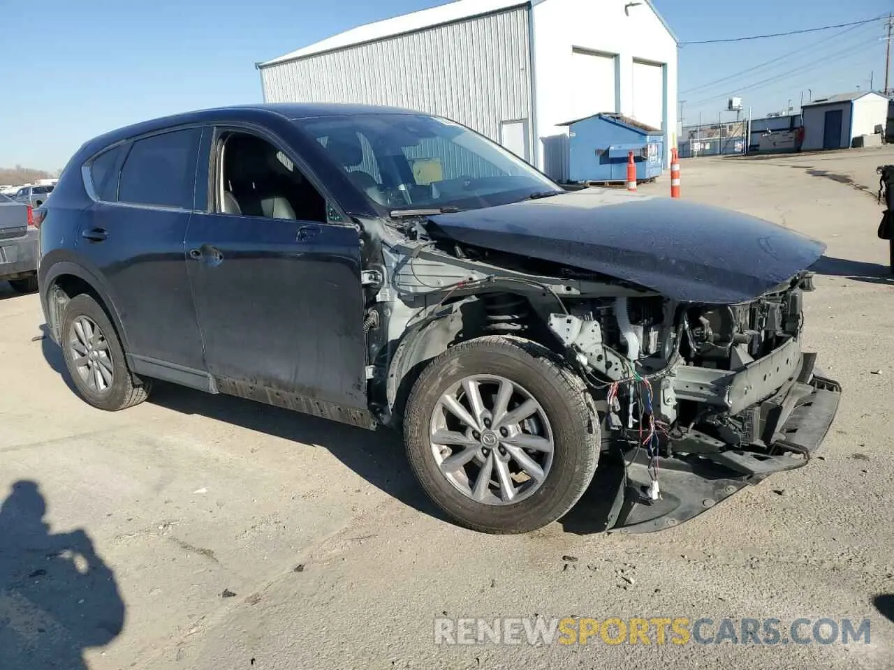 4 fotografías del automóvil dañado JM3KFBBM7P0143628 MAZDA CX-5 SELEC 2023