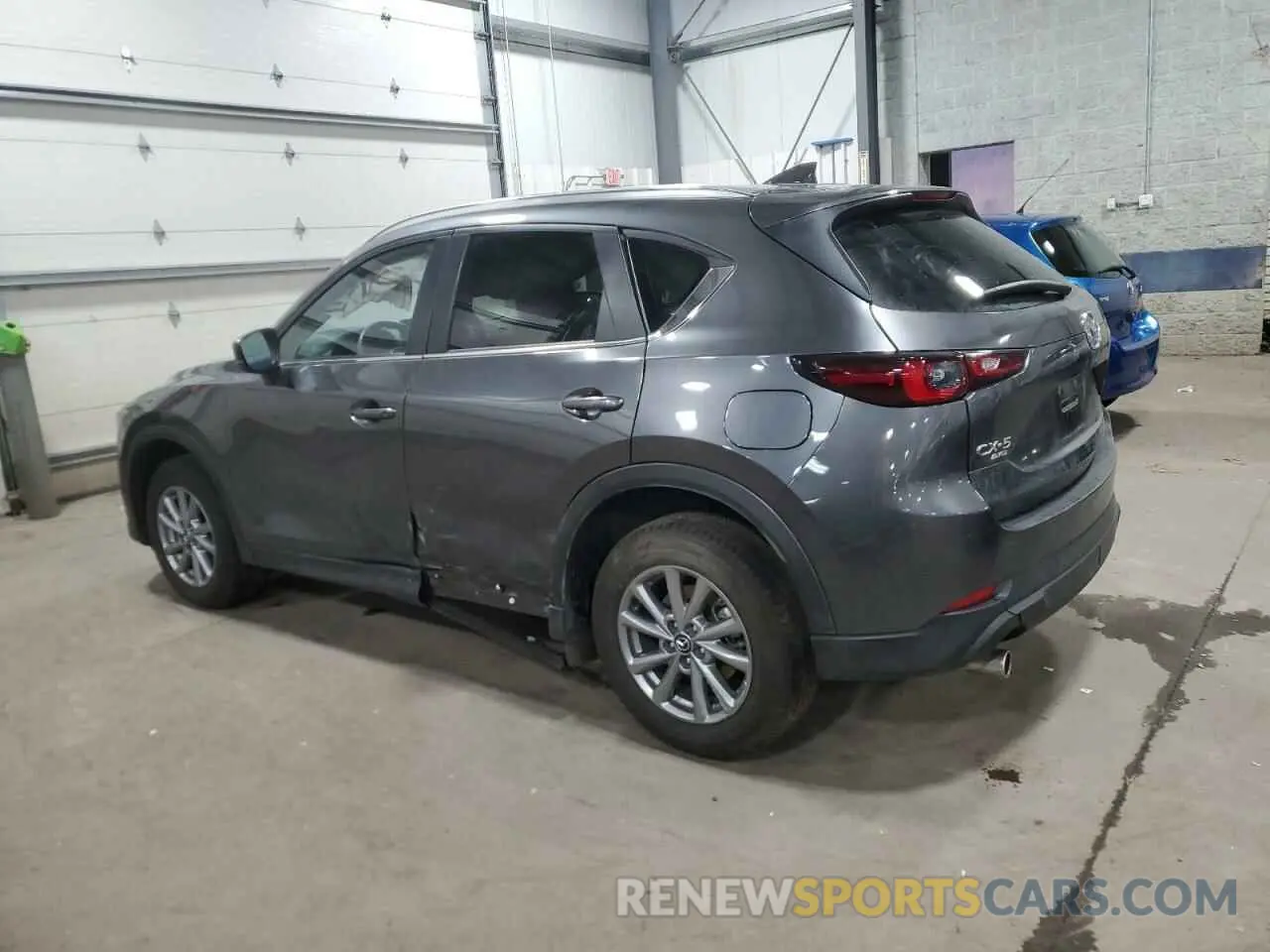 2 fotografías del automóvil dañado JM3KFBBM7P0252039 MAZDA CX-5 SELEC 2023
